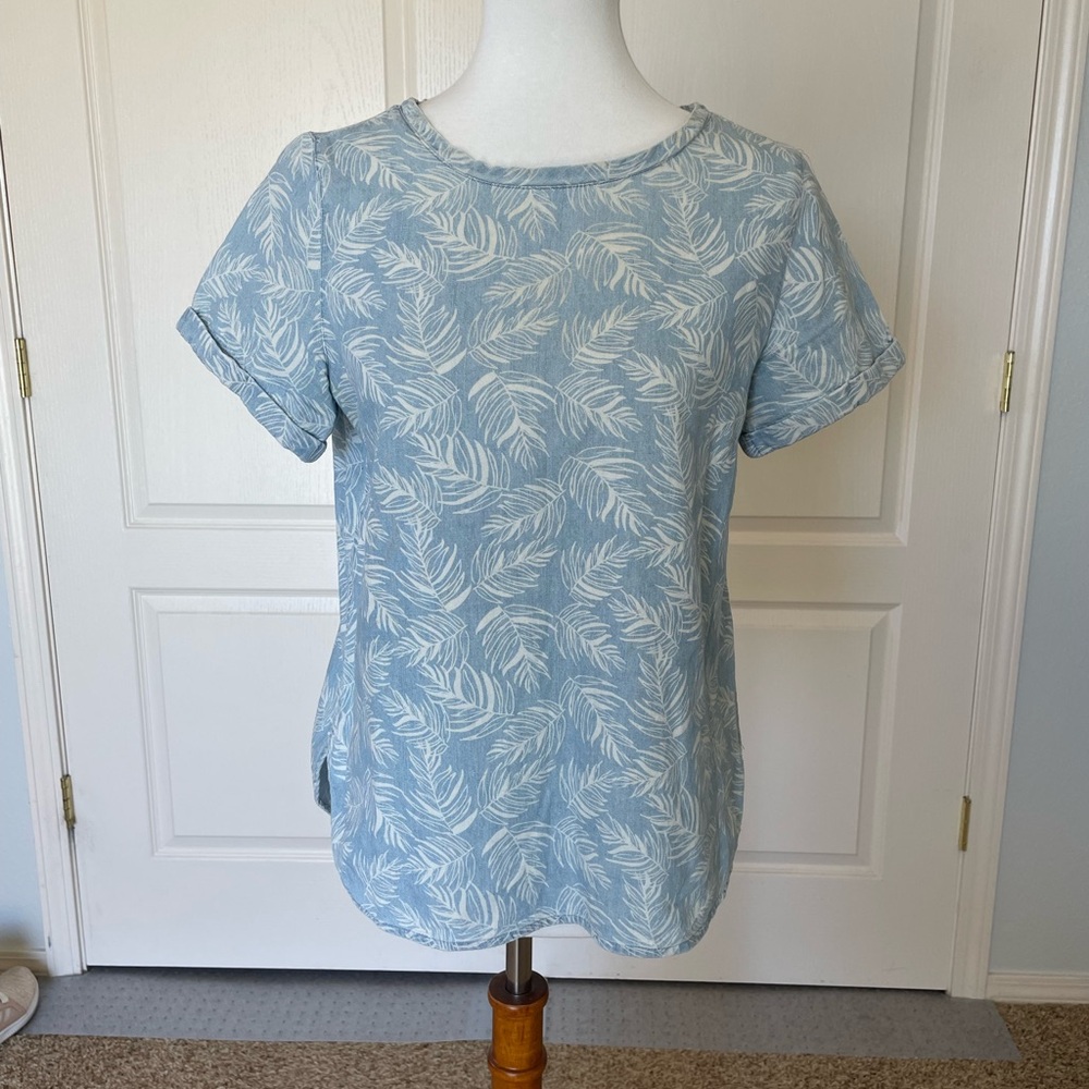 The Limited Chambray Leaf Short Sleeve Shirt